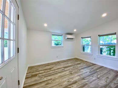 2025 1/2 Brun St, Houston, TX 77019 - photo 4