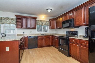 18 Lincoln St, Milford, NH 03055 - photo 4