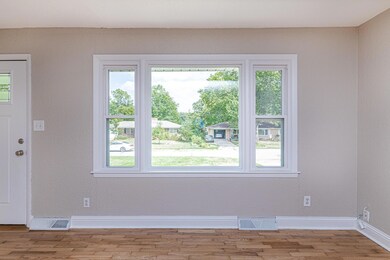 5711-bower-ln-21