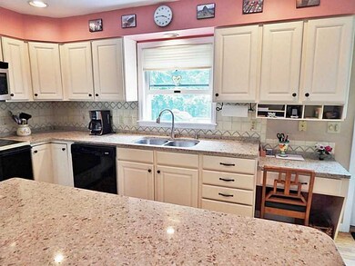 19 Timber Ridge Rd, Pawcatuck, CT 06379 - photo 6