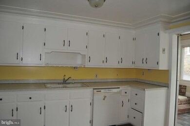 3502 Cemetery Cir, Knoxville, MD 21758 - photo 6