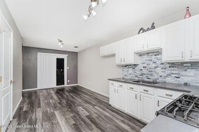 70 Gridley Ave, Staten Island, NY 10303 - photo 6