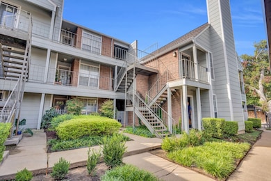 3206 S Fielder Rd unit 209, Arlington, TX 76015 - photo 2