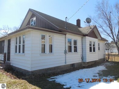 406 2nd St N, Oscoda, MI 48750 - photo 2
