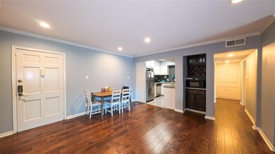 2700 Bellefontaine St unit A25, Houston, TX 77025 - photo 3