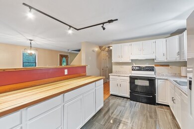 156 Barker Hill Rd, Townsend, MA 01469 - photo 4
