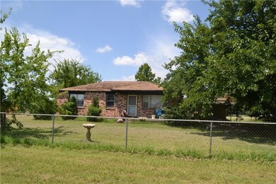 3621 Decker Dr, Moore, OK 73160 - photo 2