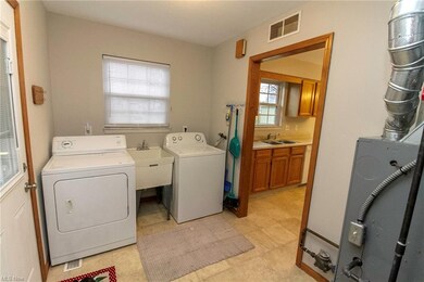 1832 E 298th St, Wickliffe, OH 44092 - photo 3