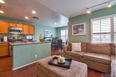 KITCHEN & FAMILY ROOM