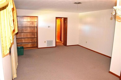 Living room/dining area combo