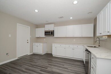 810 Frazer Ln, Houston, TX 77038 - photo 5