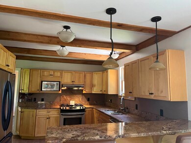 8 Wildflower Ln, Putney, VT 05346 - photo 4