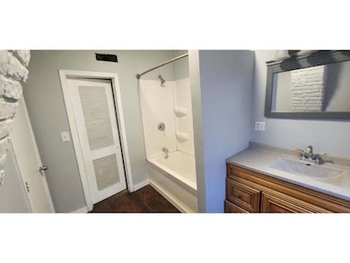 195 N Miller St, Markle, IN 46770 - photo 4