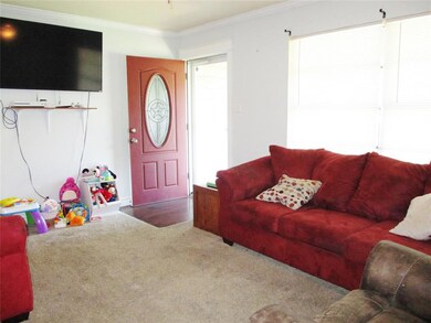 302 E Russell Ave, Bonham, TX 75418 - photo 6