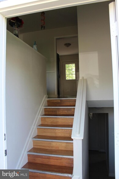 9173 Firethorn Ct, Manassas, VA 20110 - photo 4