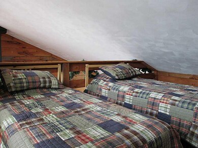 Bedroom. Loft area You can sleep 9 altogether!