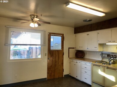 517 NW 12th St, Pendleton, OR 97801 - photo 7