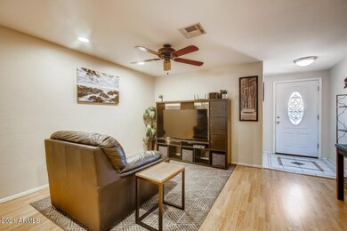 2112 N Comanche Dr Chandler AZ - Web Qua