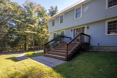 89 Hovey Rd, Londonderry, NH 03053 - photo 2