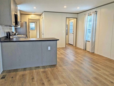 1306 Chateau Cir unit 55, Findlay, OH 45840 - photo 2