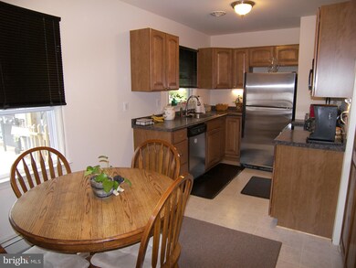 6707 Brooklyn Bridge Rd, Laurel, MD 20707 - photo 5