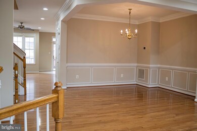 13399 Sir Ramsay Way, Herndon, VA 20171 - photo 5