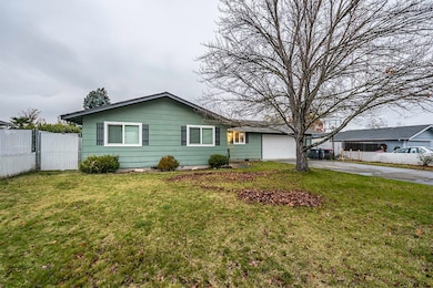 1573 Valley View Dr, Medford, OR 97504 - photo 2