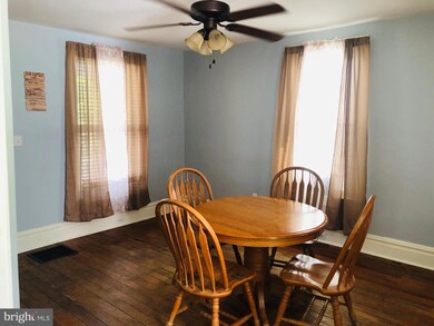 404 W Queen St, Chambersburg, PA 17201 - photo 4