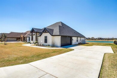 3914 Upper Lake Cir, Granbury, TX 76049 - photo 2