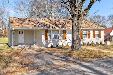 950 Greenwood Ct, Clarksville, TN 37040 - photo 3