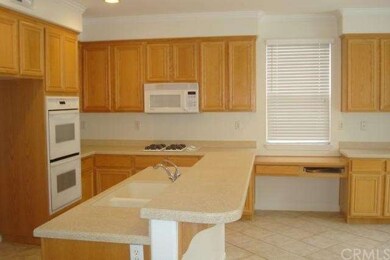 Spacious Open Kitchen with Breakfast Nook