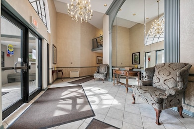 511 Aurora Ave unit 416, Naperville, IL 60540 - photo 2