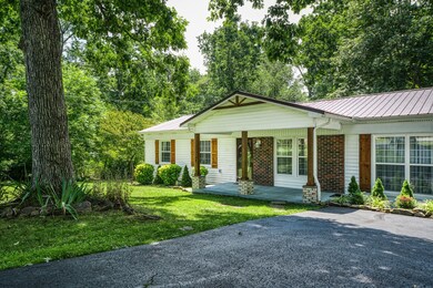 690 Dillon St, Crossville, TN 38555 - photo 2