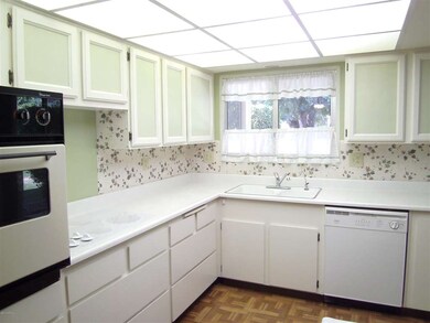 17654 N Del Webb Blvd, Sun City, AZ 85373 - photo 3