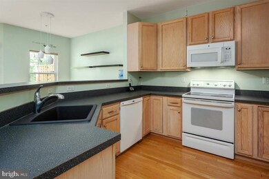 2572 Running Wolf Trail, Odenton, MD 21113 - photo 7