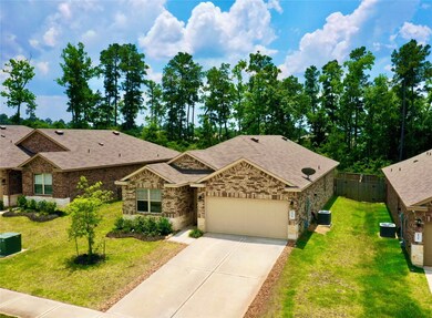 Look at those gorgeous trees in the greenbelt!