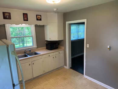 157 W Lewis St, Rossville, GA 30741 - photo 6