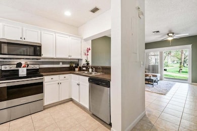 5032 Palmbrooke Cir, West Palm Beach, FL 33417 - photo 3