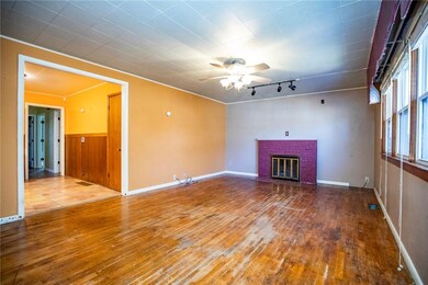 717 NW 6th St, Bentonville, AR 72712 - photo 4