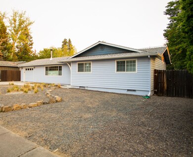 1396 NE Drost Dr, Bend, OR 97701 - photo 3