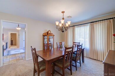 2523 Regency Rd, Bartlesville, OK 74006 - photo 5