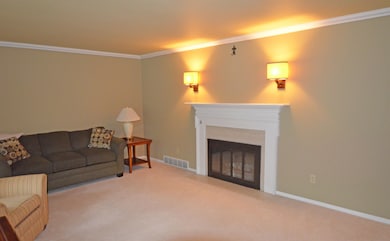 421 Polaris Ct, Green Bay, WI 54302 - photo 4