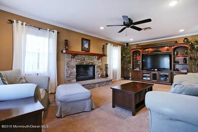 familyroom1_700
