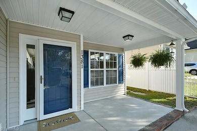 1381 Fort Place Ct, Winston Salem, NC 27127 - photo 4