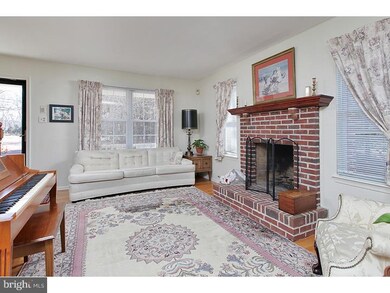 22 Colony Ct, Swedesboro, NJ 08085 - photo 3