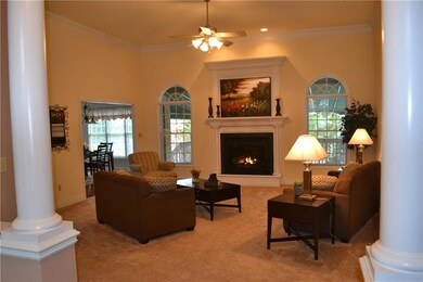 Gorgeous, 20x19 family room with high ceiling, ext