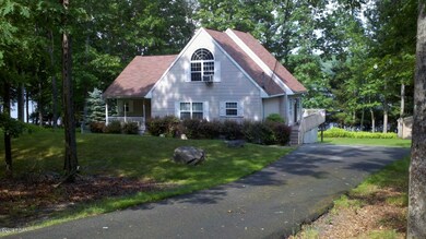 244 Fawn Lake Dr, Hawley, PA 18428 - photo 2