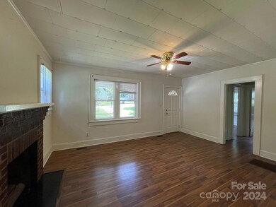 541 E Front St, Statesville, NC 28677 - photo 5