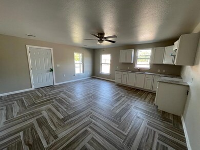 625 E Wardville St, Cleburne, TX 76031 - photo 6