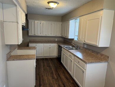 301 Ross Ave, Denison, TX 75020 - photo 3